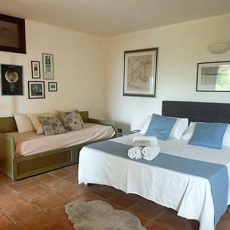 Villa Casa Giuliana à Isola Rossa Extérieur photo